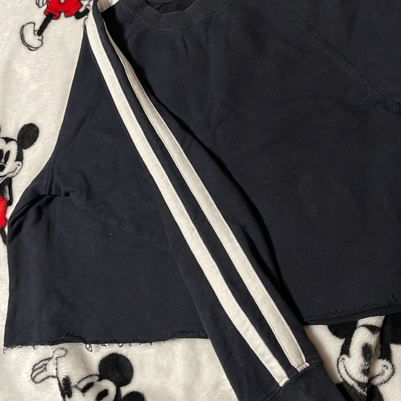 Brandy Melville Cropped sweater - Picture 3 of 6